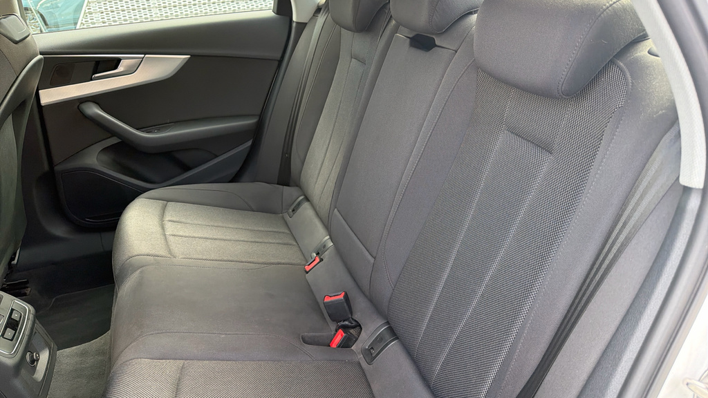 Audi A4 35 Tdi Black Edition S Tronic  #17