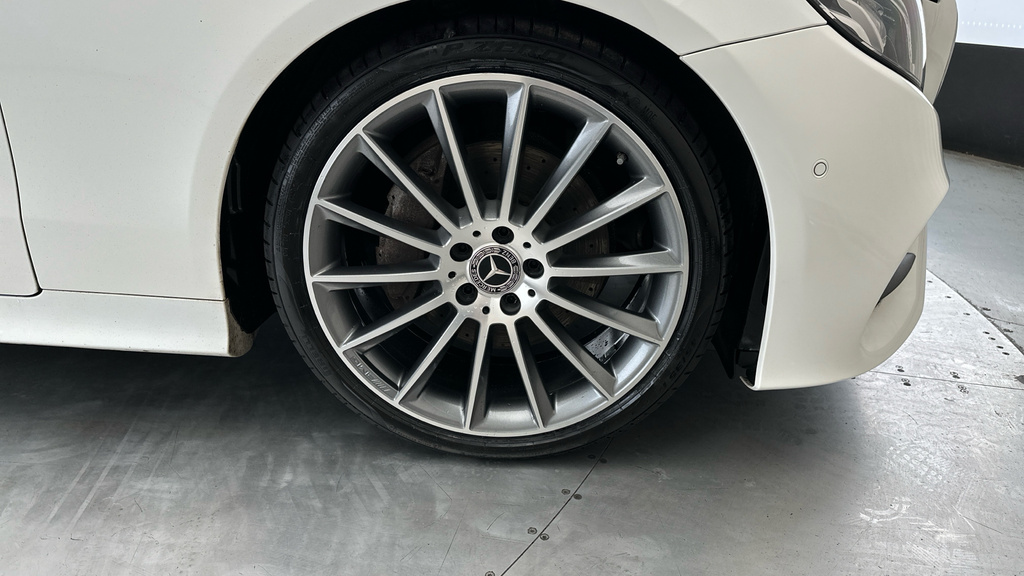 Mercedes-Benz E Class E 220 D Amg Line Premium White #29