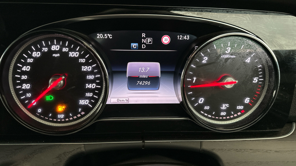 Mercedes-Benz E Class E 220 D Amg Line Premium White #22