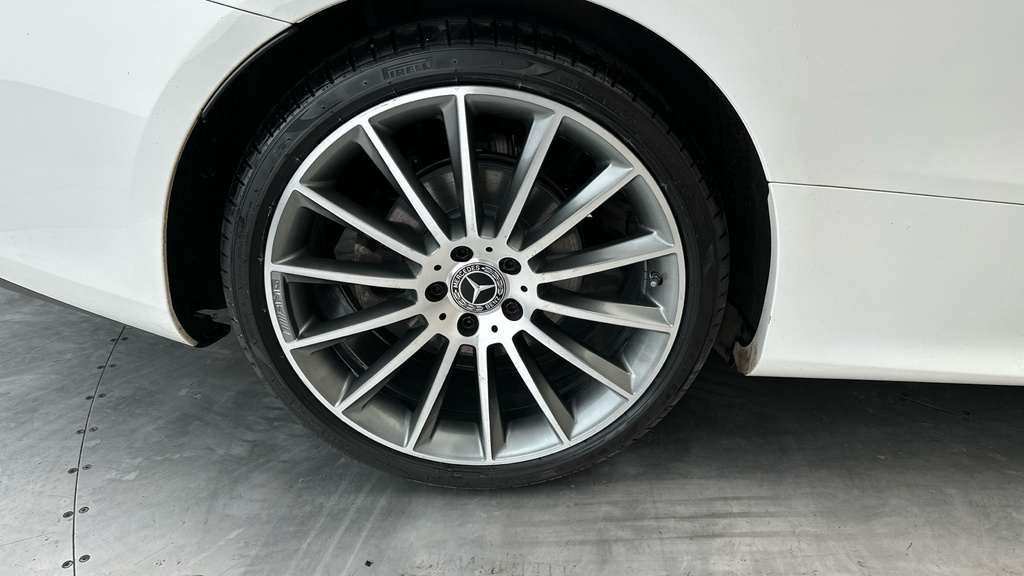 Mercedes-Benz E Class E 220 D Amg Line Premium White #28
