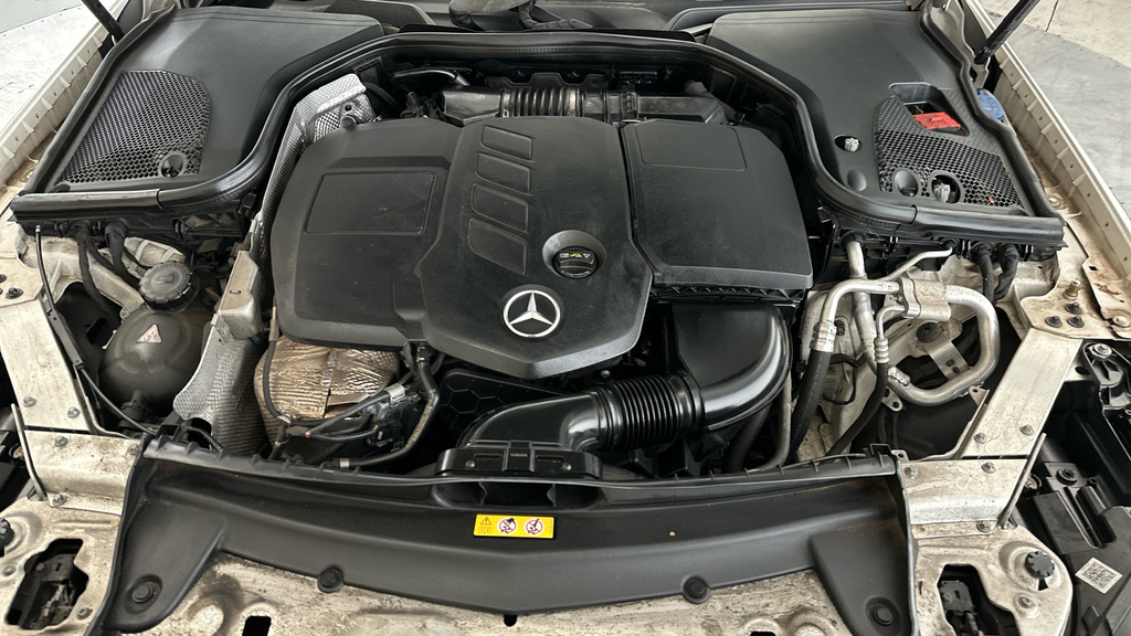 Mercedes-Benz E Class E 220 D Amg Line Premium White #25