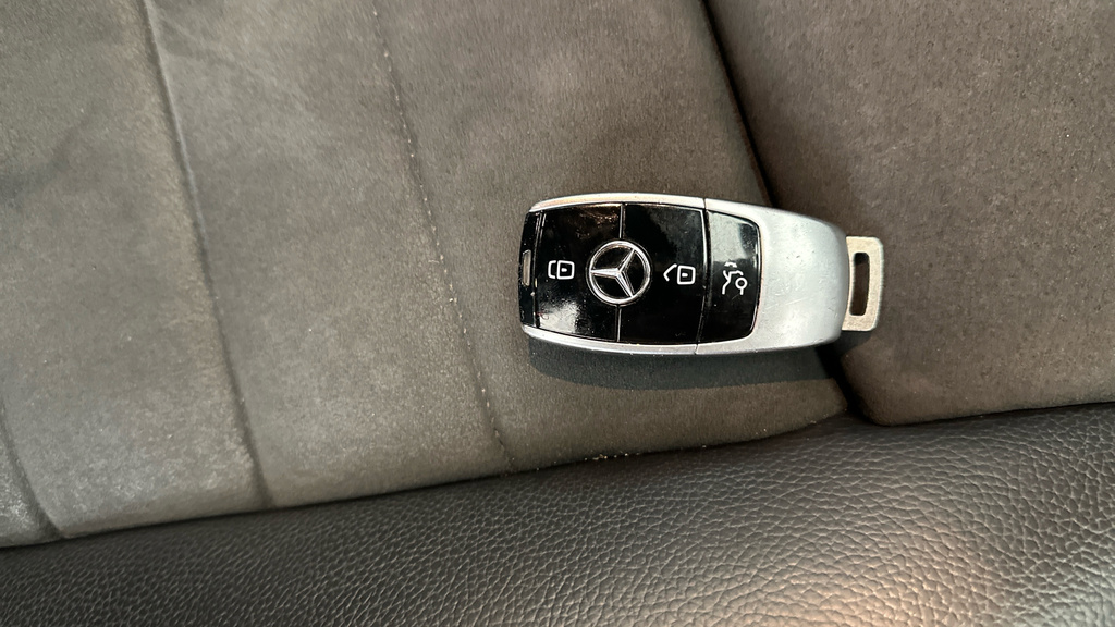 Mercedes-Benz E Class E 220 D Amg Line Premium White #31