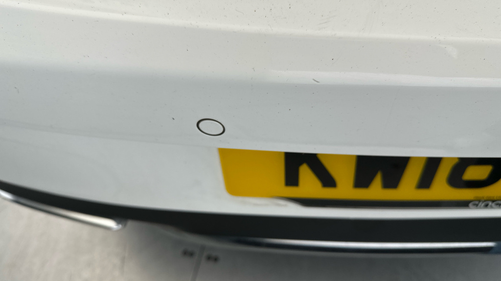 Mercedes-Benz E Class E 220 D Amg Line Premium White #4