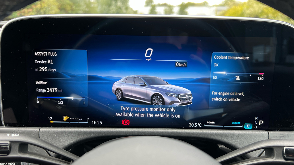 Mercedes-Benz E Class E220d Amg Line Premium Plus 9G-tronic Silver #36