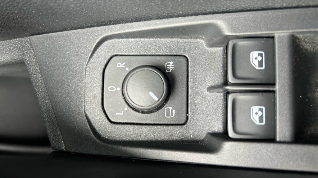 Skoda Karoq Se L Grey #3