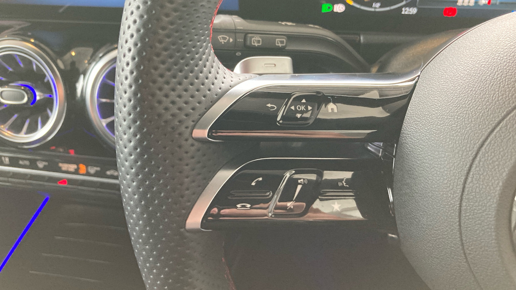 Mercedes-Benz GLA Class Suv Black #36