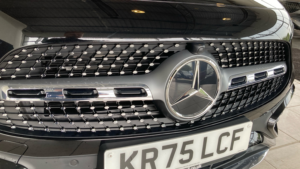 Mercedes-Benz GLA Class Suv Black #32