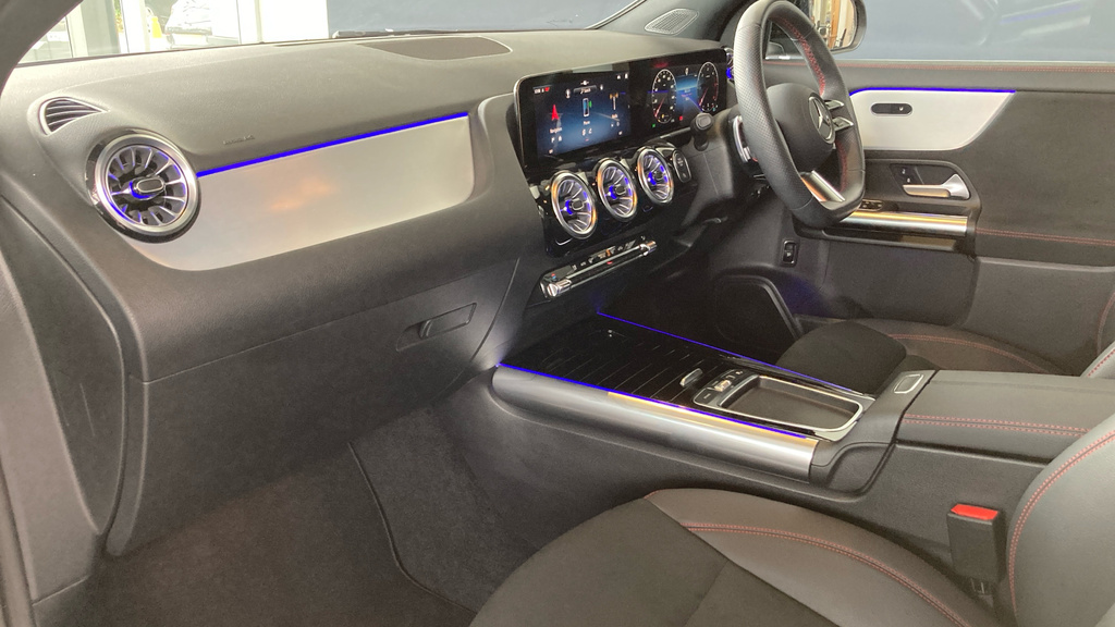 Mercedes-Benz GLA Class Suv Black #10