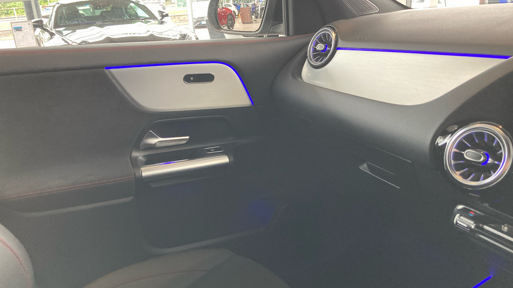 Mercedes-Benz GLA Class Suv Black #40