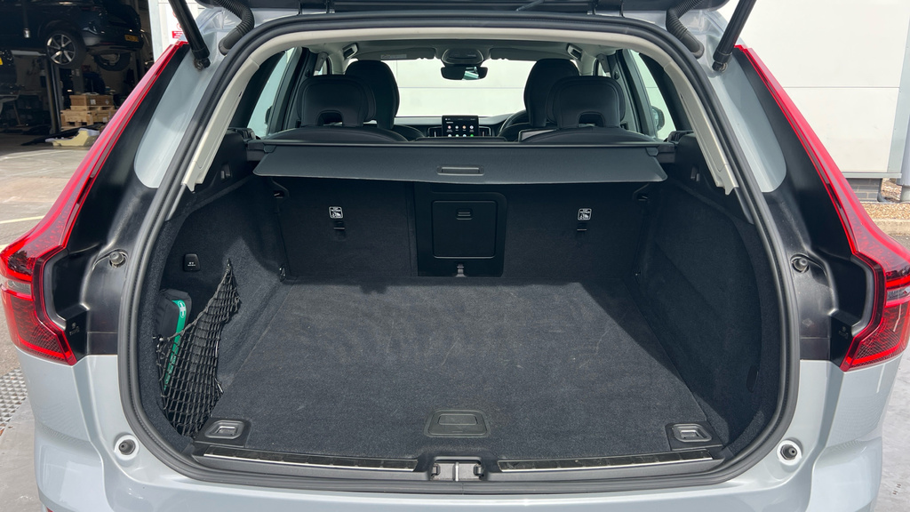 Volvo XC60 B5 P Awd Plus Pro Dark Blue #15