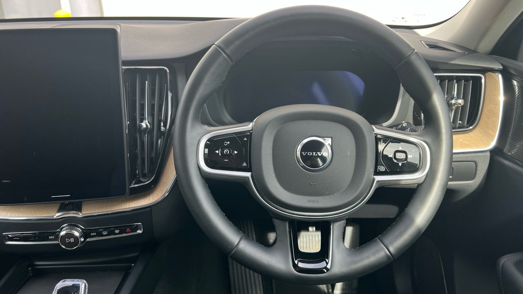 Volvo XC60 B5 P Awd Plus Pro Dark Blue #24