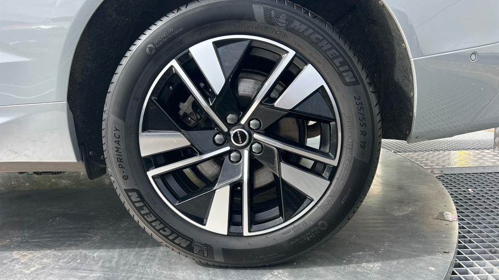 Volvo XC60 B5 P Awd Plus Pro Dark Blue #19