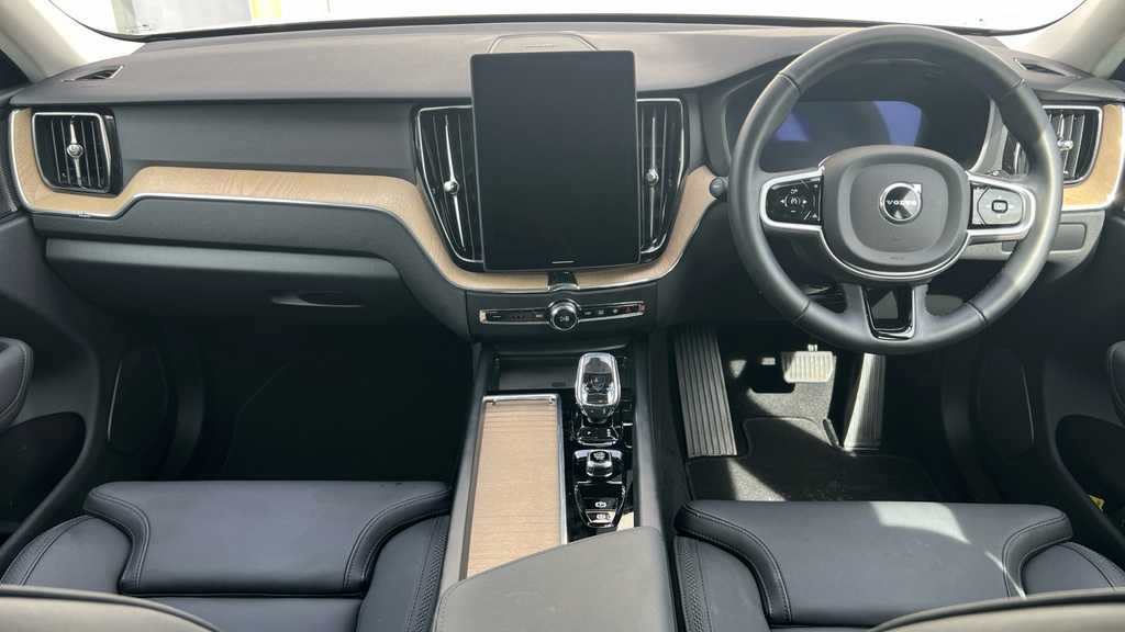Volvo XC60 B5 P Awd Plus Pro Dark Blue #11