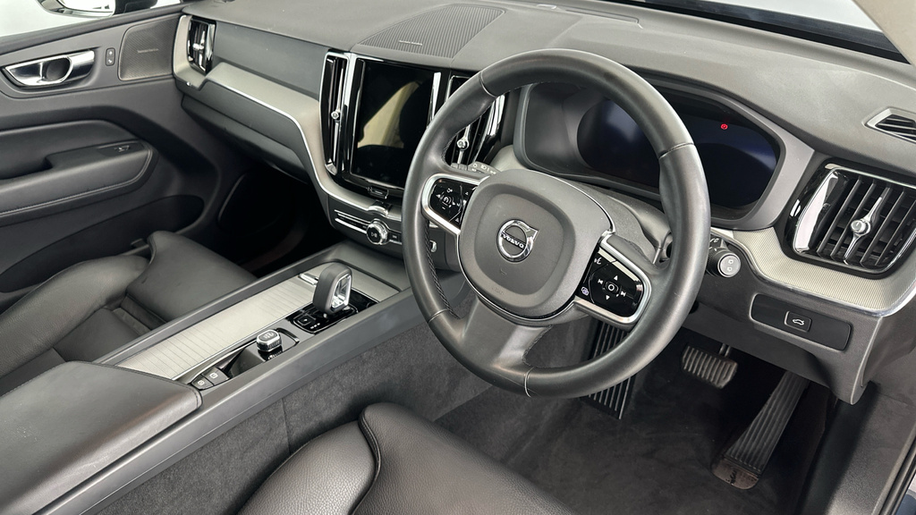 Volvo XC60 B5 Ultimate Dark Grey #9