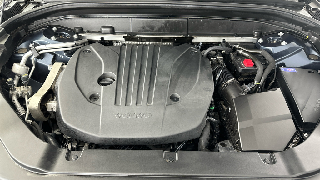 Volvo XC60 B5 Ultimate Dark Grey #27