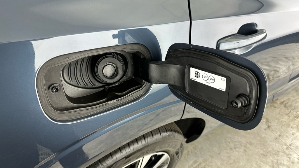 Volvo XC60 B5 Ultimate Dark Grey #32