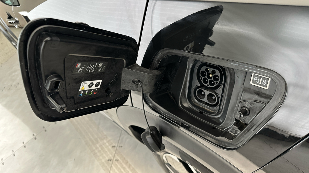 Peugeot e-2008 Gt Grey #26