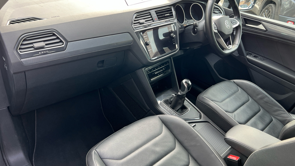 Volkswagen Tiguan Active Grey #10