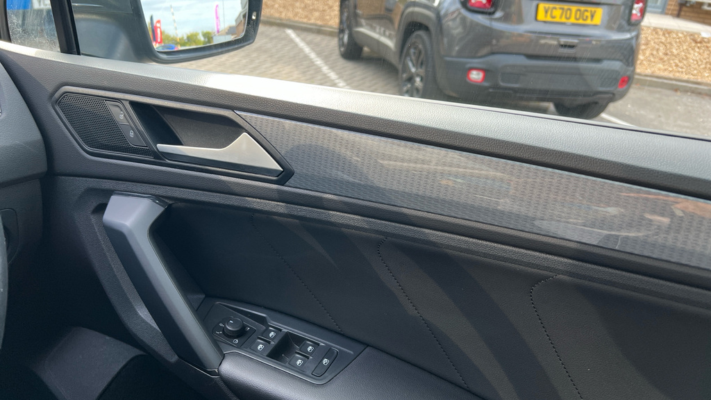 Volkswagen Tiguan Active Grey #32