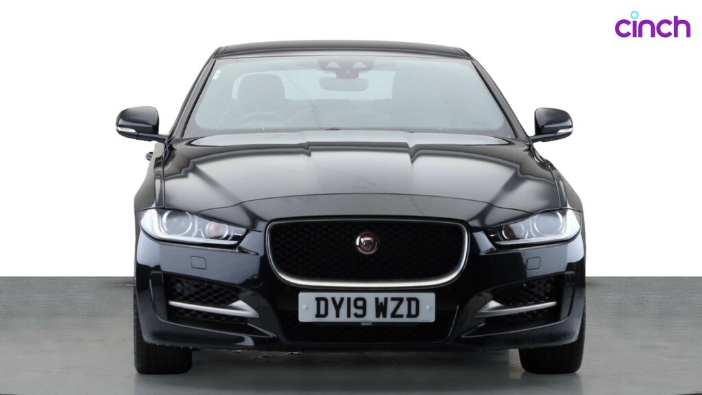 Jaguar XE R-sport Silver #10