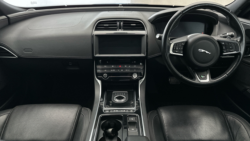 Jaguar XE R-sport Silver #13