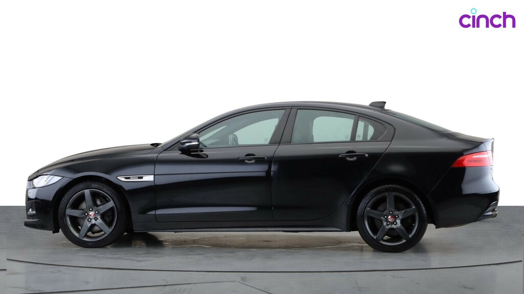 Jaguar XE R-sport Silver #8