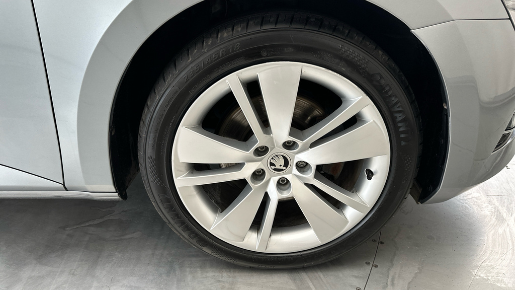 Skoda Superb 1.5 Tsi 150Ps Se Act Hatchback Blue #25