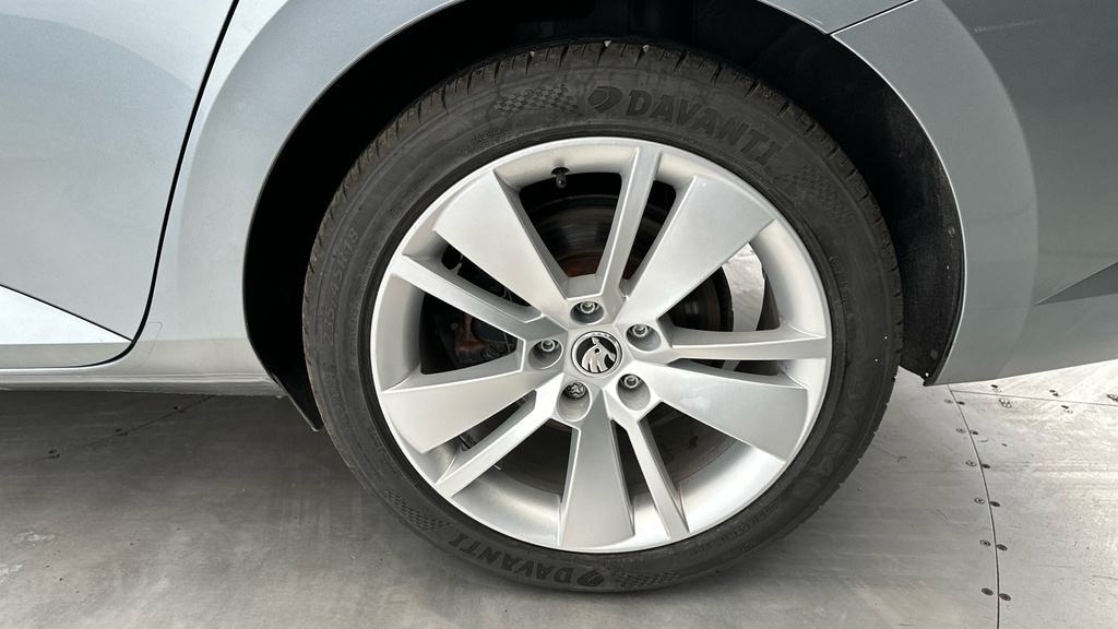 Skoda Superb 1.5 Tsi 150Ps Se Act Hatchback Blue #23