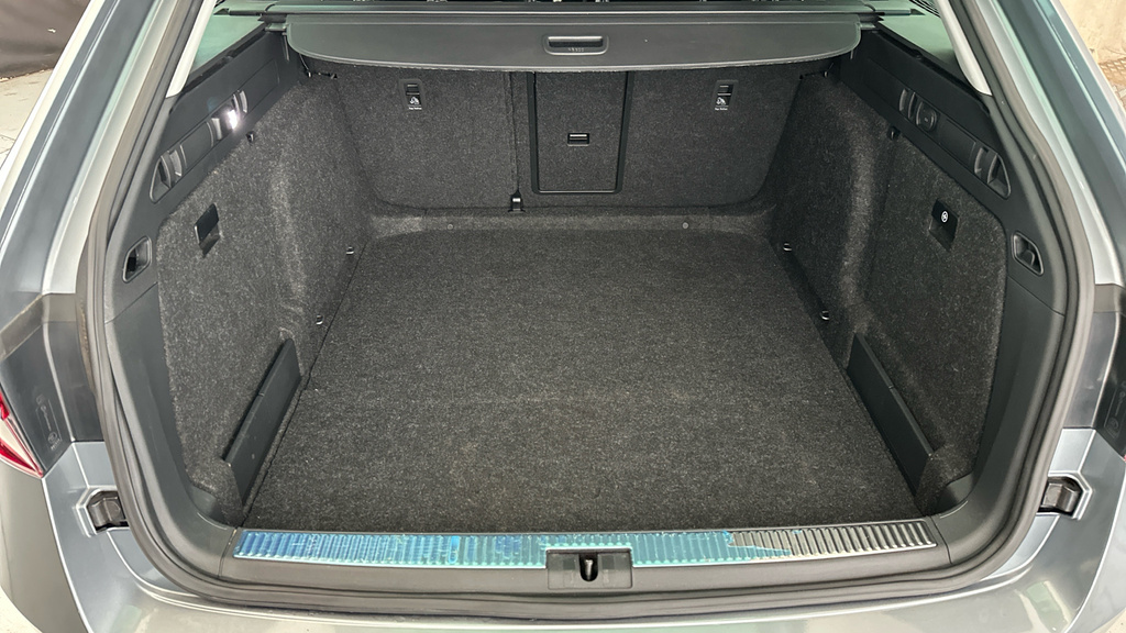 Skoda Superb 1.5 Tsi 150Ps Se Act Hatchback Blue #20