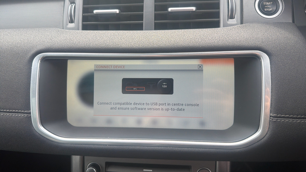 Land Rover Range Rover Evoque 2.0 Td4 Se Tech 177 Bhp Black #37