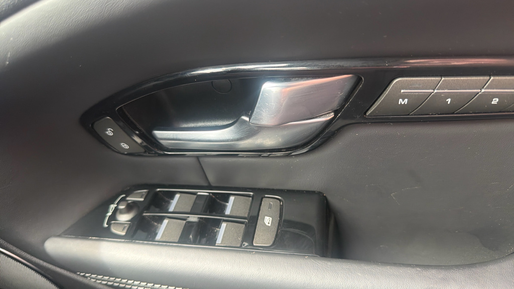 Land Rover Range Rover Evoque 2.0 Td4 Se Tech 177 Bhp Black #30