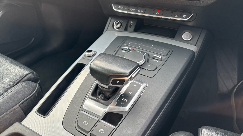 Audi Q5 45 Tfsi Quattro S Line S Tronic Tech Pack Black #30