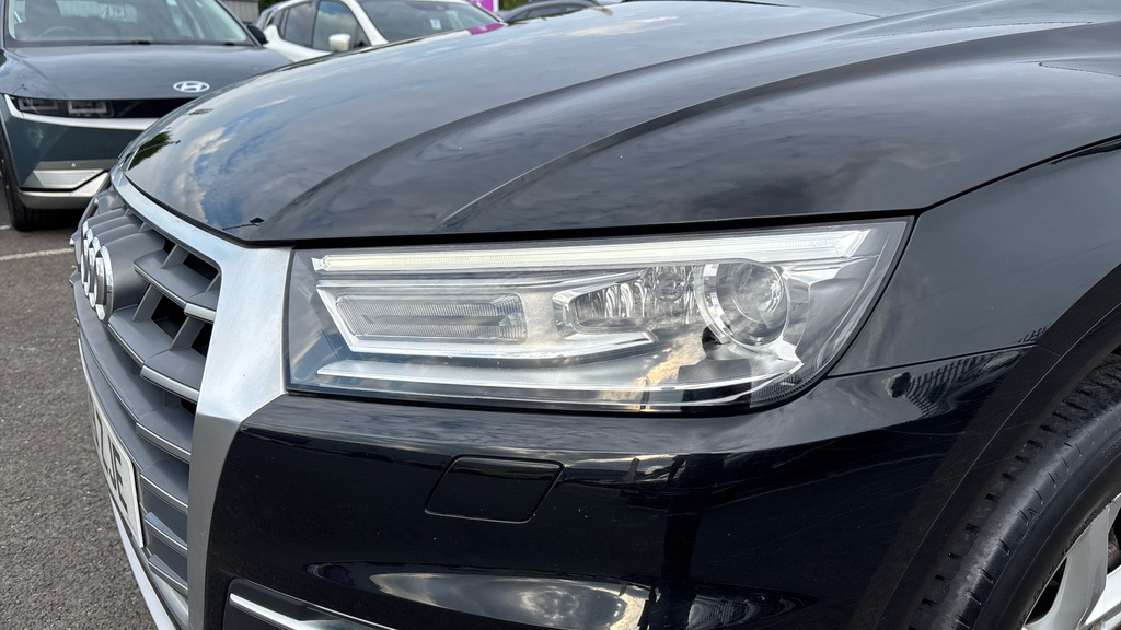 Audi Q5 45 Tfsi Quattro S Line S Tronic Tech Pack Black #42