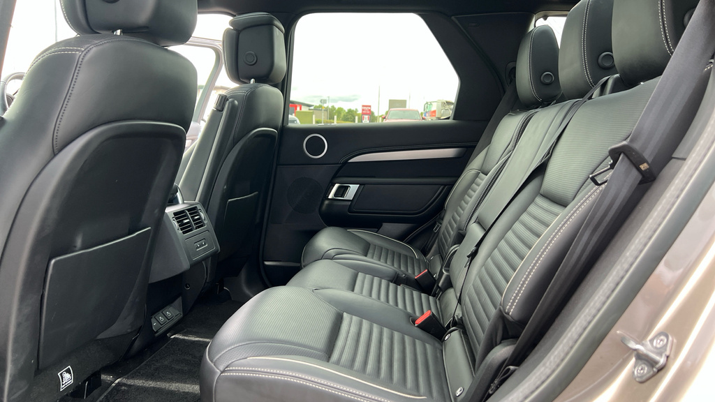 Land Rover Discovery R-dynamic Hse Black #17