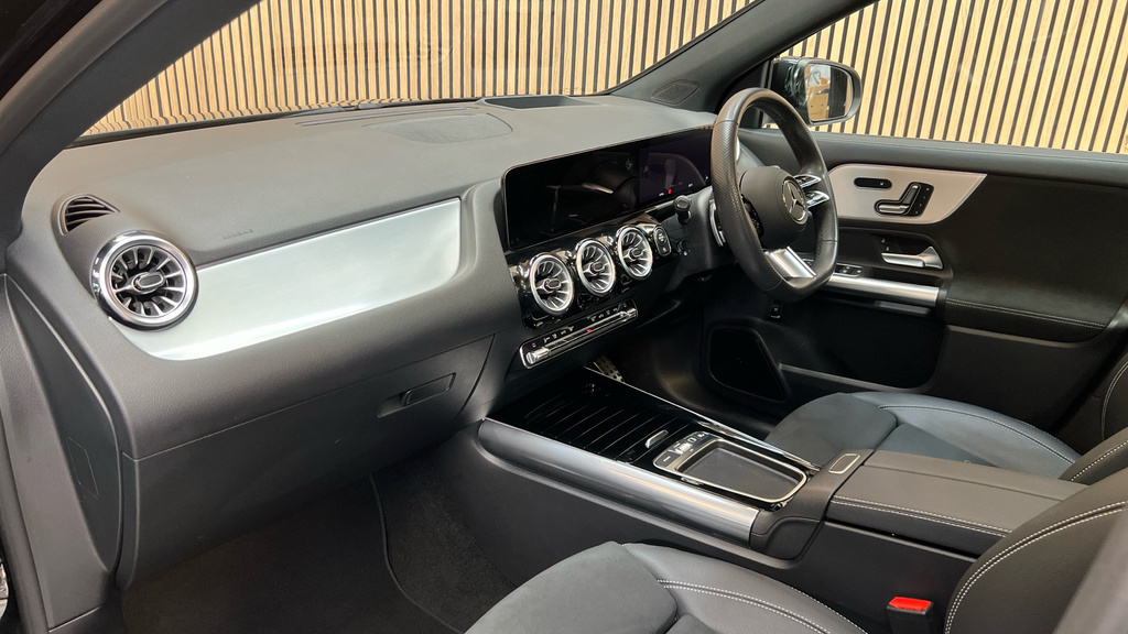 Mercedes-Benz GLA Class Gla 200 Amg Line Executive Black #10