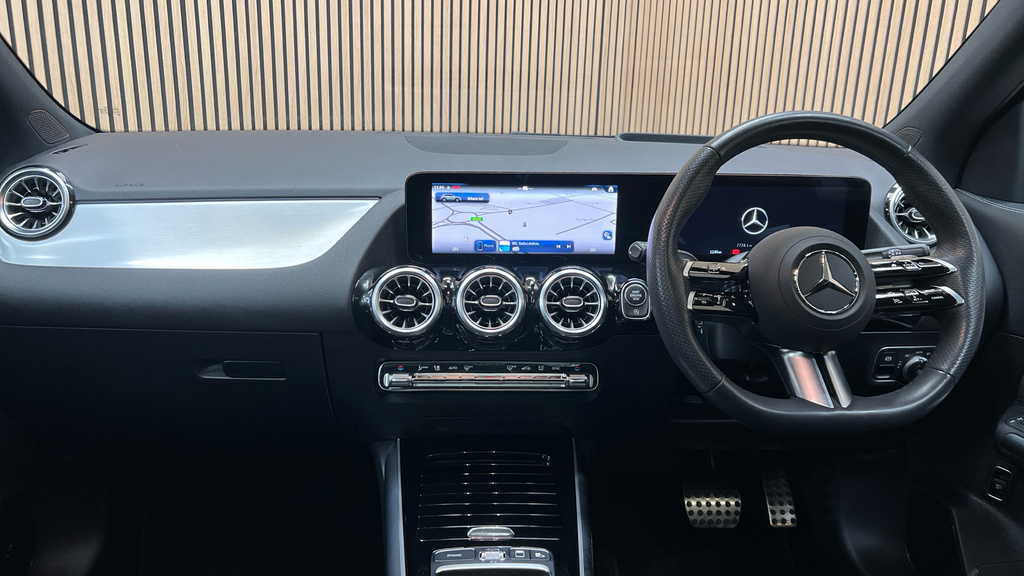 Mercedes-Benz GLA Class Gla 200 Amg Line Executive Black #11