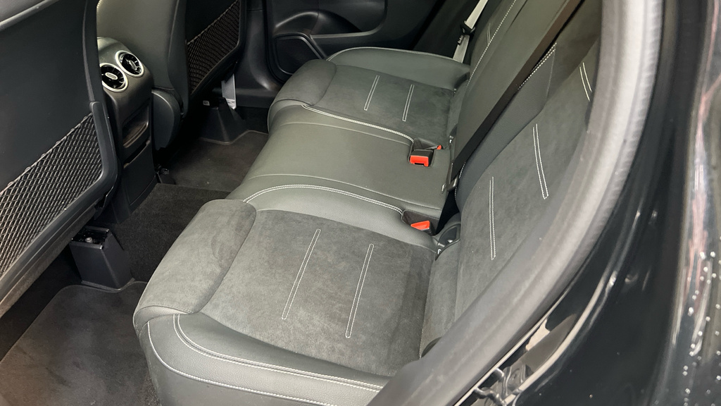Mercedes-Benz GLA Class Gla 200 Amg Line Executive Black #18