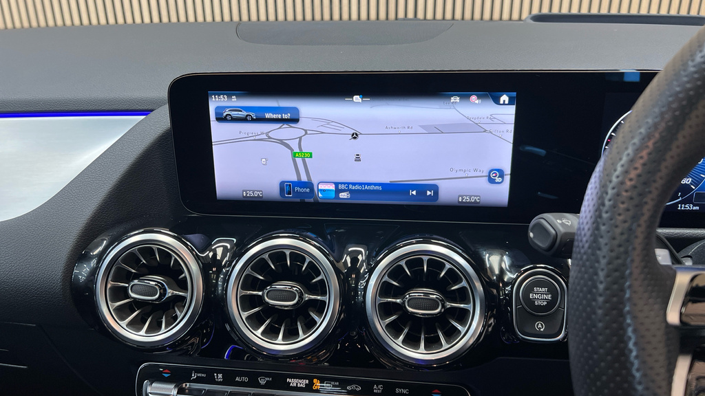 Mercedes-Benz GLA Class Gla 200 Amg Line Executive Black #15