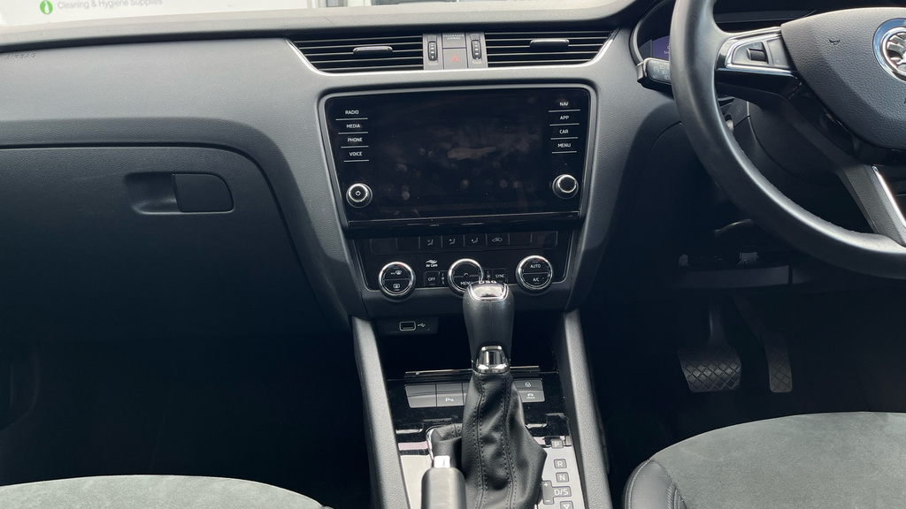 Skoda Octavia 1.5 Tsi Act Se Technology Grey #13