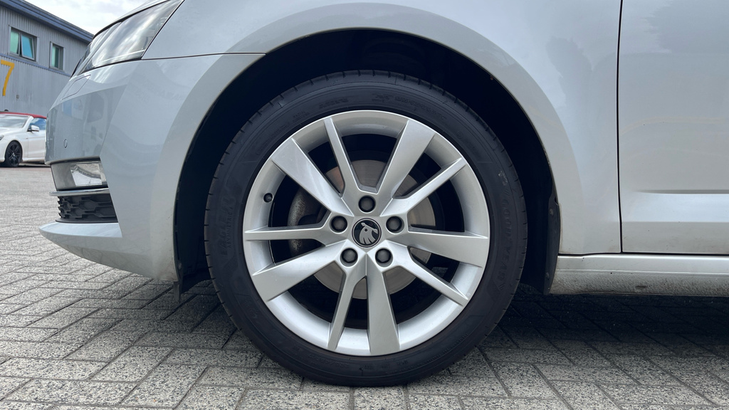 Skoda Octavia 1.5 Tsi Act Se Technology Grey #21