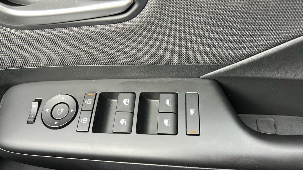 Hyundai Kona Ultimate Black #30