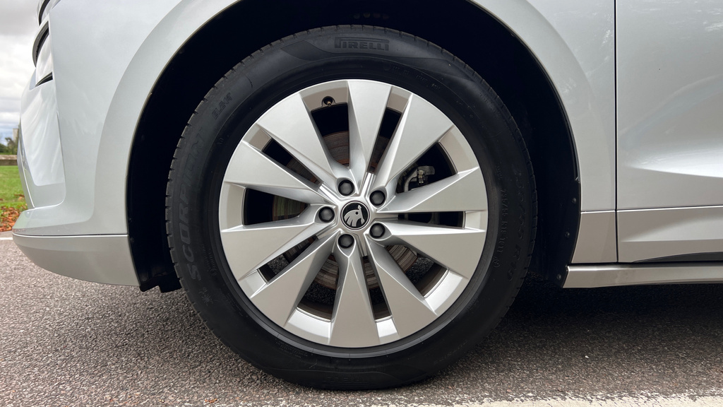 Skoda ENYAQ Edition White #30