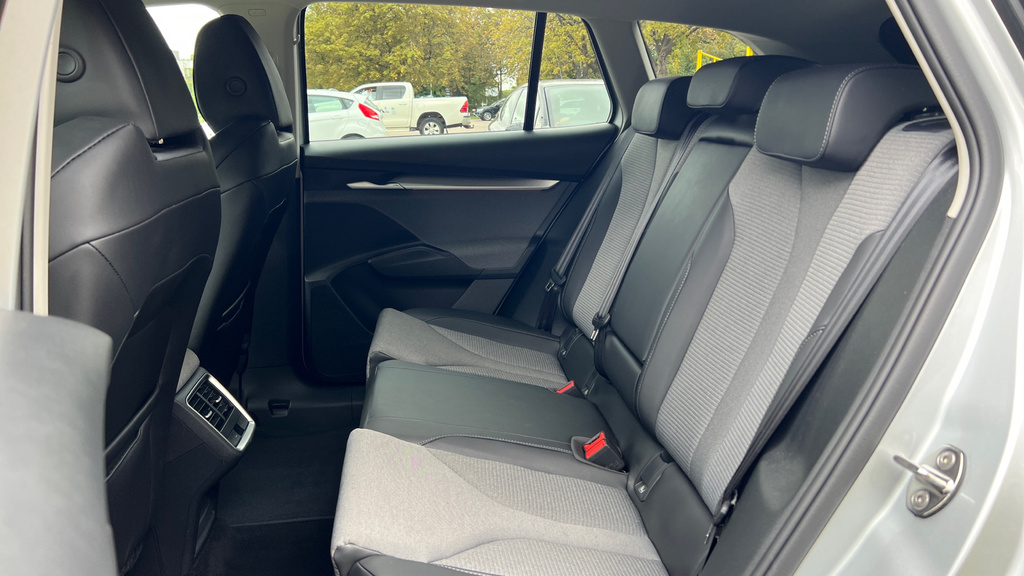 Skoda ENYAQ Edition White #23