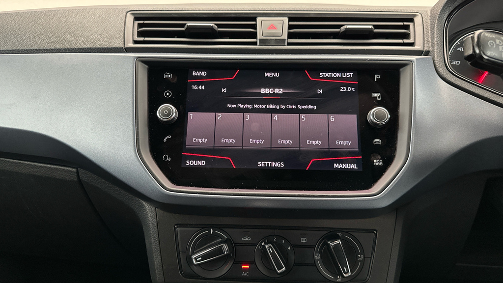 Seat Arona 1.0 Tsi Se Technology Ez 2019 White #17