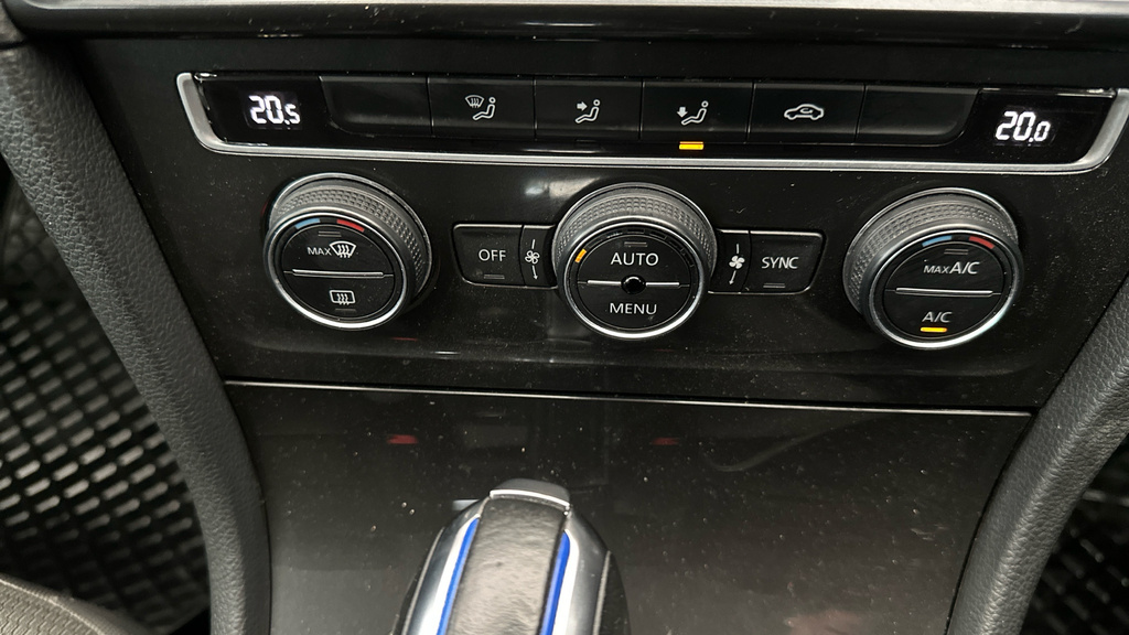 Volkswagen e-Golf Hatchback 35.8Kwh E-golf 136Ps Winter Grey #17