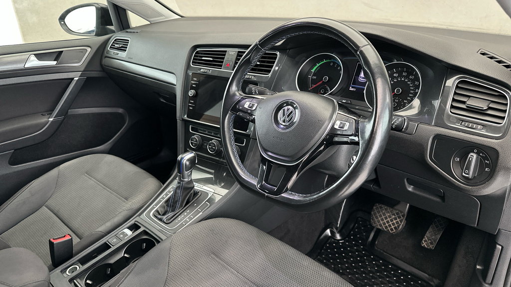 Volkswagen e-Golf Hatchback 35.8Kwh E-golf 136Ps Winter Grey #13