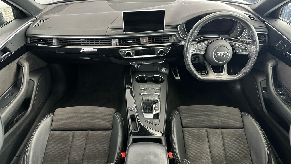 Audi A4 Avant 2.0 Tfsi 35 Black Edition Black #16