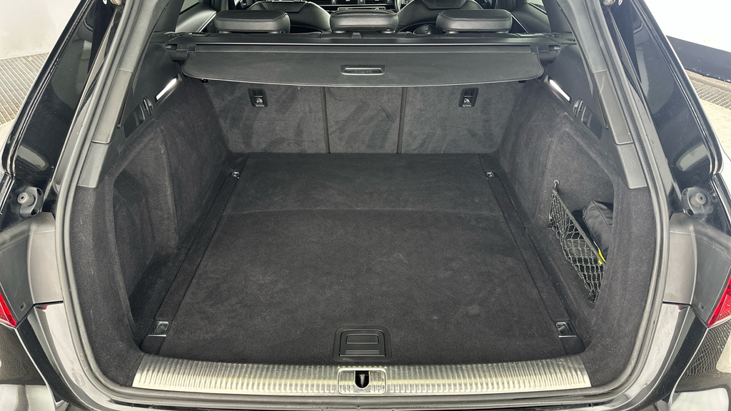 Audi A4 Avant 2.0 Tfsi 35 Black Edition Black #28