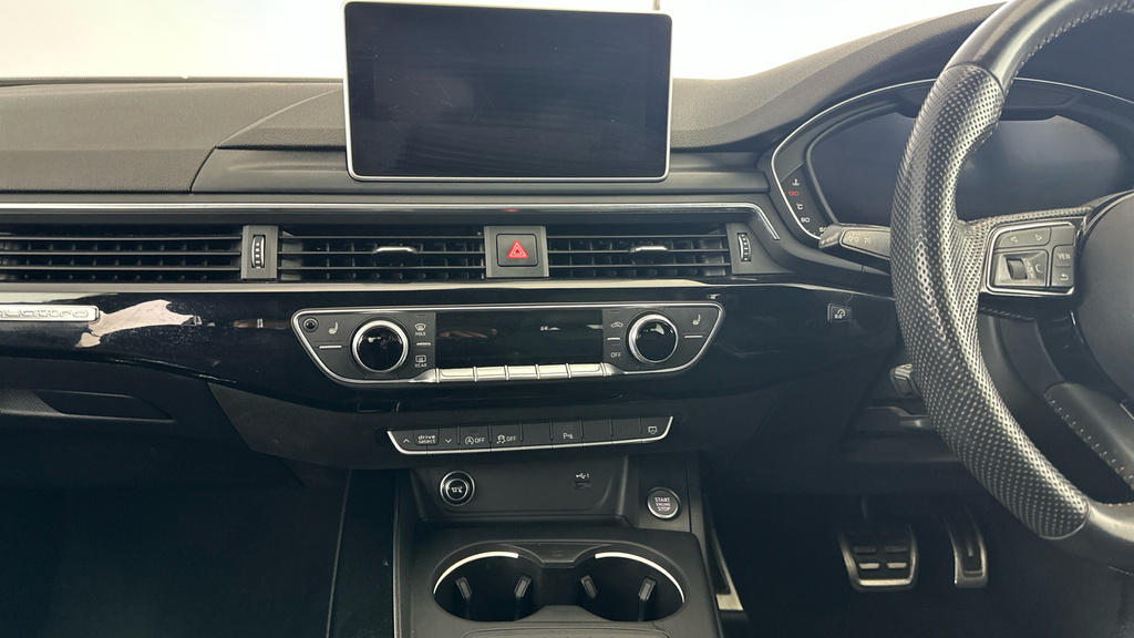 Audi A4 Avant 2.0 Tfsi 35 Black Edition Black #25