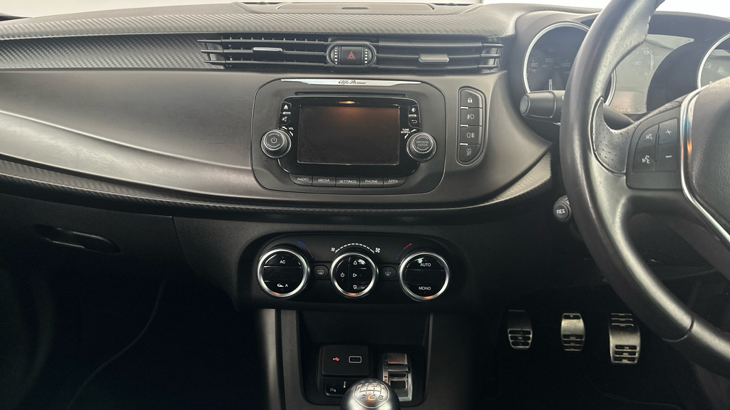 Alfa Romeo Giulietta Hatchback Black #20